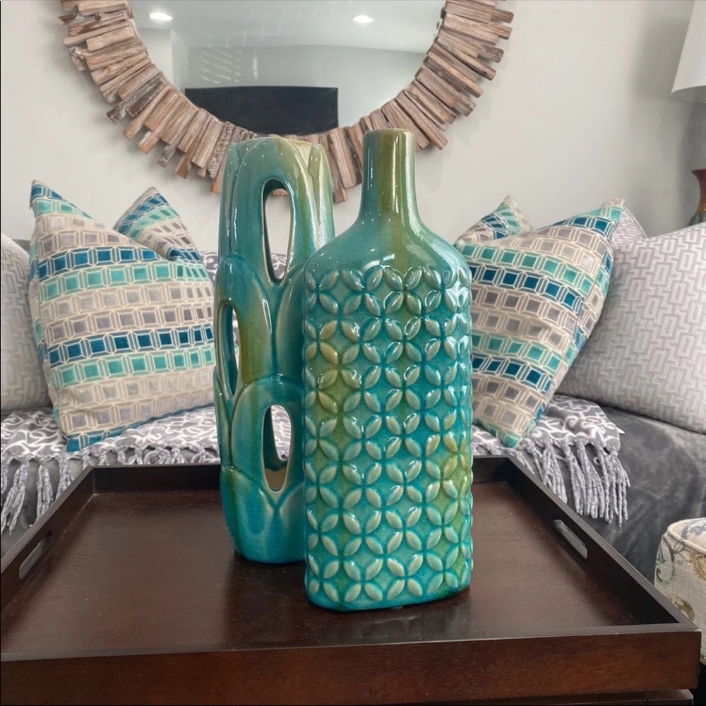 Decor - Picture 2 of 4